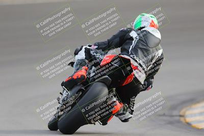 media/Dec-17-2022-SoCal Trackdays (Sat) [[224abd9271]]/Turn 10 Backside (120pm)/